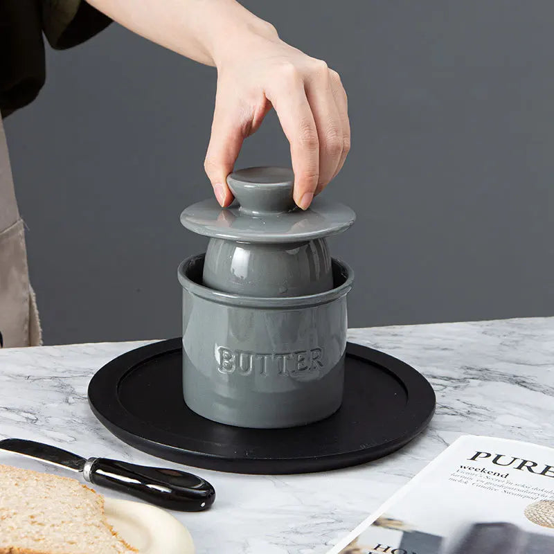 Manteigueira Francesa de Cerâmica Amarela com Vedação por Água